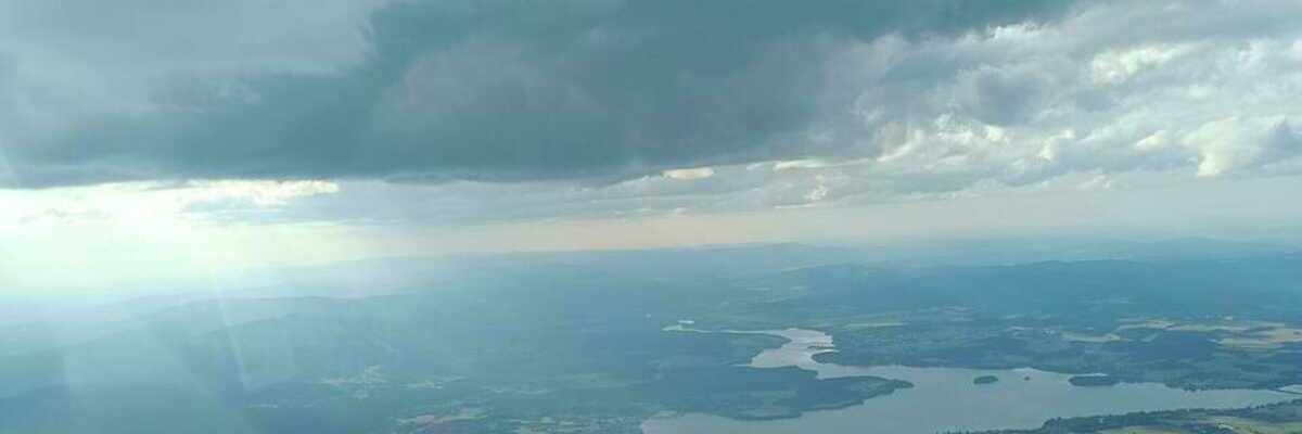 Flugwegposition um 16:14:09: Aufgenommen in der Nähe von Okres Český Krumlov, Tschechien in 2336 Meter